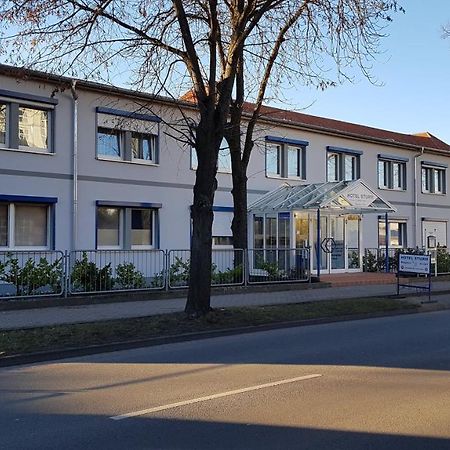 Hotel Sturm Tangermünde Esterno foto