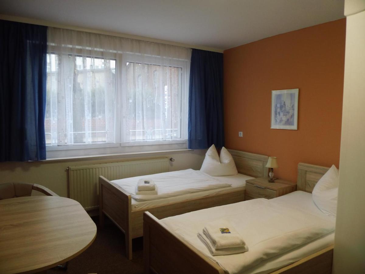Hotel Sturm Tangermünde Esterno foto